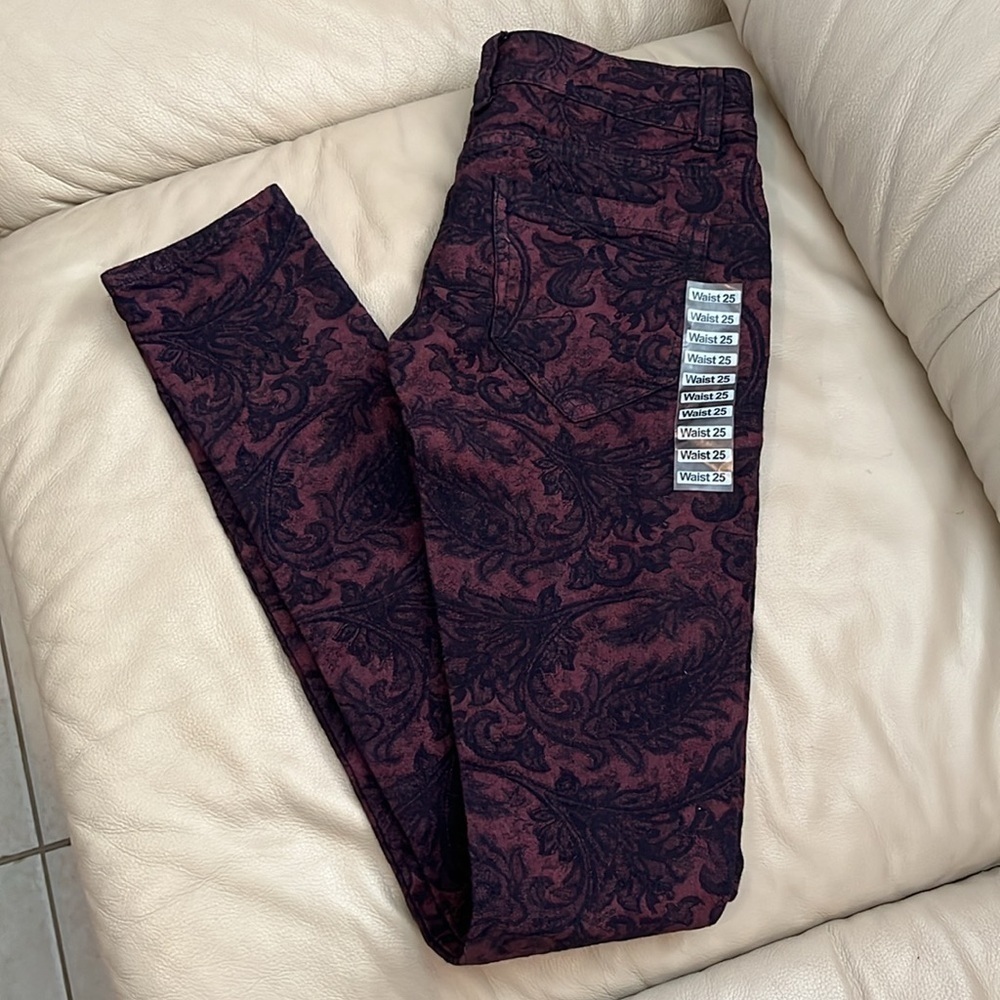 Black Swan Burgundy Black Jacquard Skinny Jeans Size 25 NWT